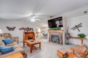 3 bed 2 bath with office room-with futon bed on Weiss Lake - with community ramp & dock